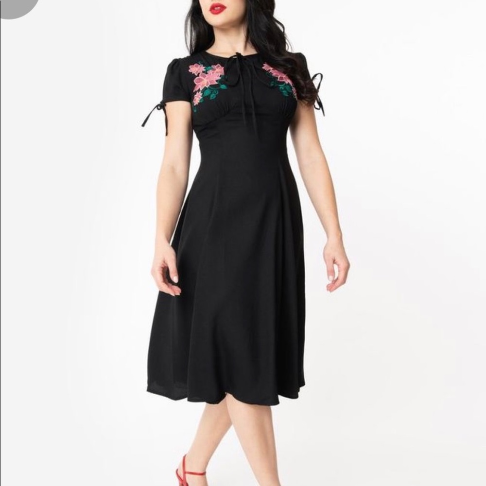 Unique Vintage Noa 1940s Black Swing Dress